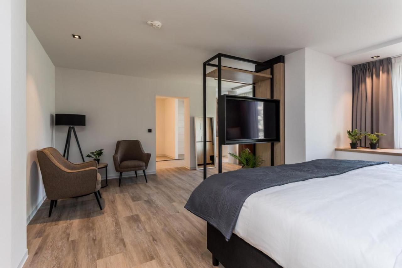 Hotel De Rousch 4*